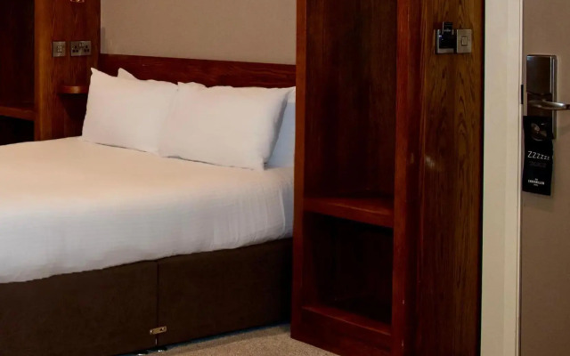 The Enniskillen Hotel and Motel