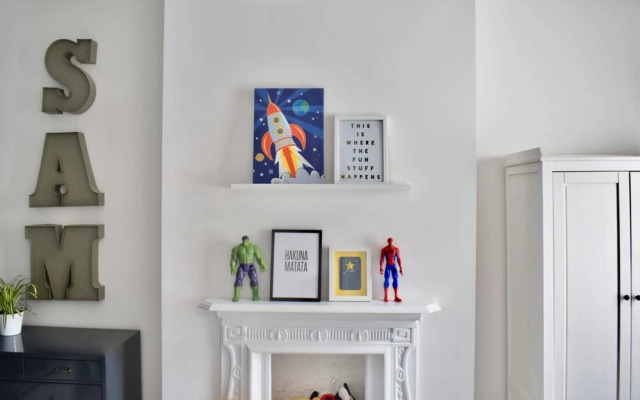 Beautiful 3 Bedroom Hove Townhouse With Garden