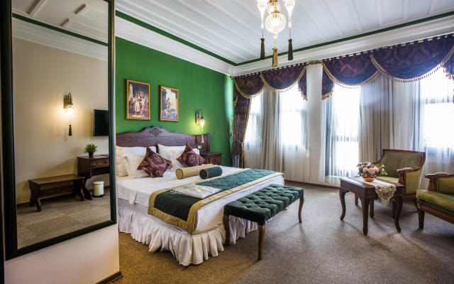 Rose Garden Suites