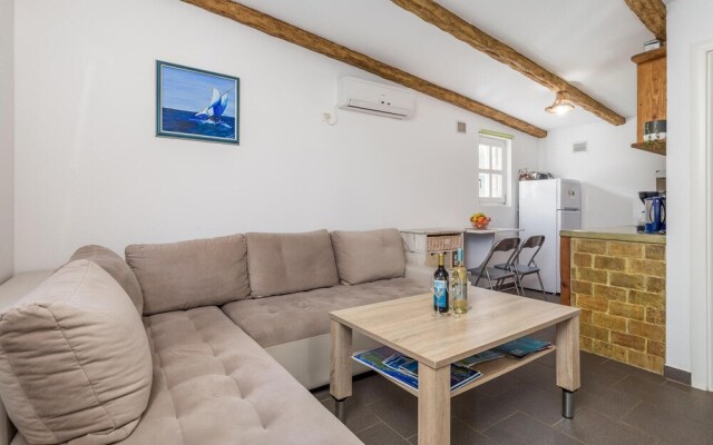 Nice Home in Sveti Jakov With Wifi and 2 Bedrooms