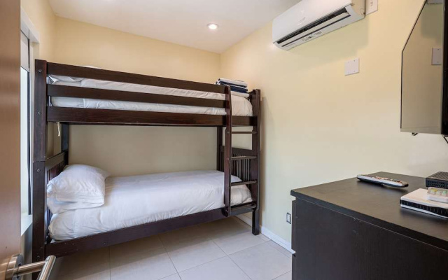 Casa Del Mar Boutique Apartments