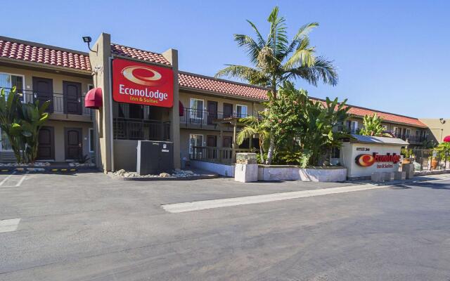 Econo Lodge Inn & Suites Escondido Downtown