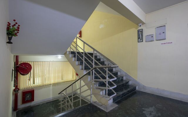 The Salvation Army Red  Shield Guest House - Hostel