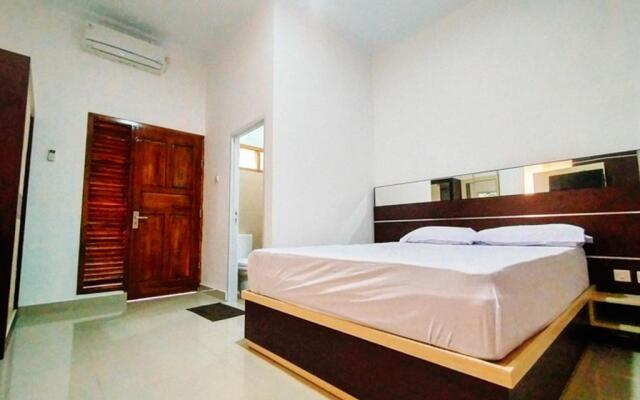 RedDoorz @ Artomoro Guest House