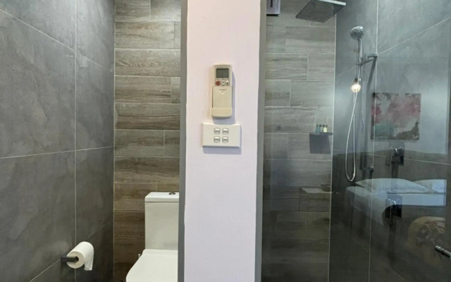 Sydney Riseon Hotel