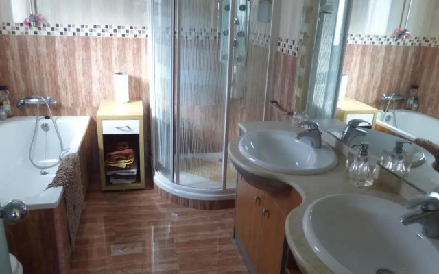 Chalet moderno con PISCINA en Calafell