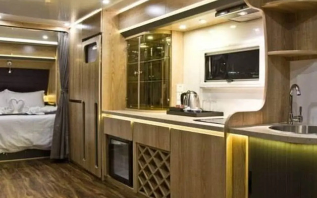 XFY Caravan