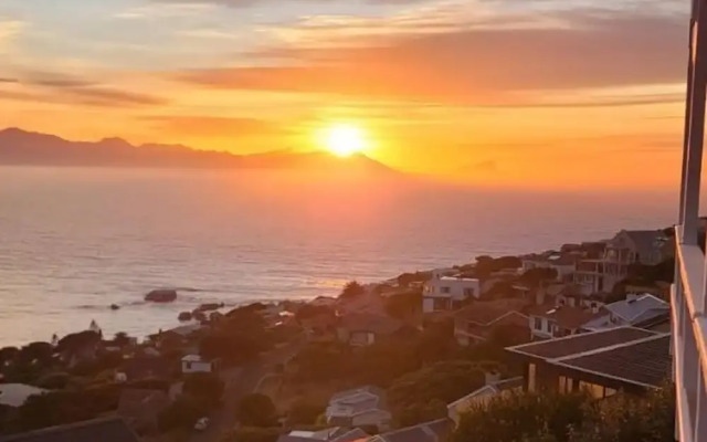 Seascape, Simon's Town