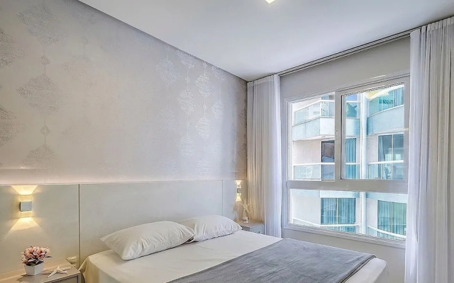 Modern 3BR apt Near the Beach Ema0201