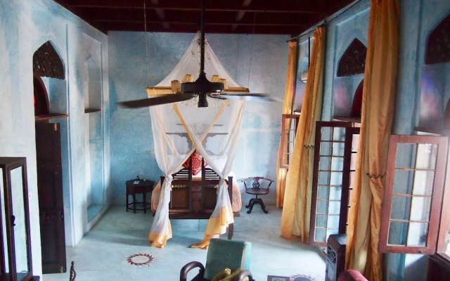 Emerson Spice Hotel