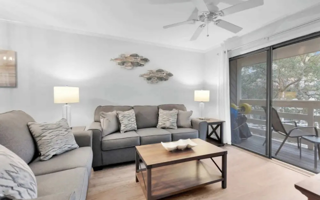 Hilton Head Hangout 2 BDR Resort Condo by Beach!