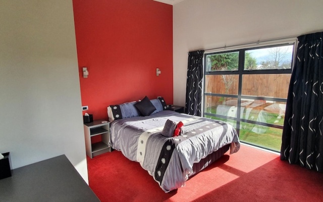 De Vine Martinborough 14a Cologne St – Guest Rooms – Martinborough