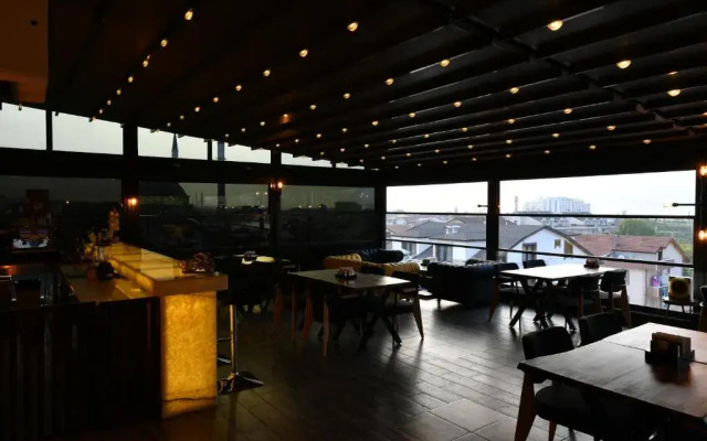 D'Lux Boutique Hotel