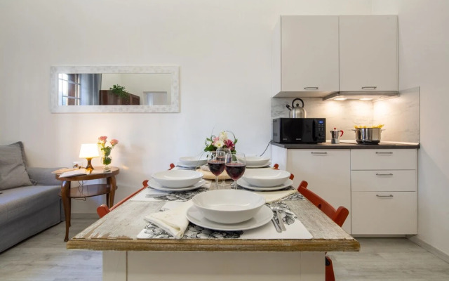 Central Station Apartment by Mmega