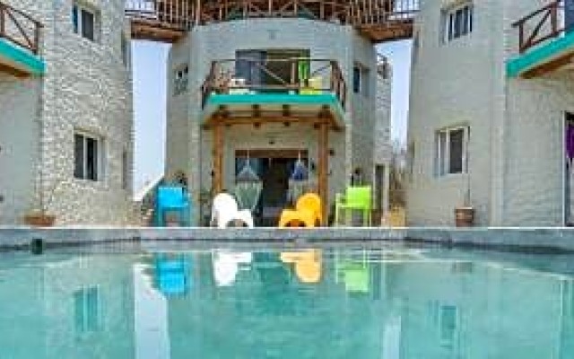 Pacific Nomads Earthbag House