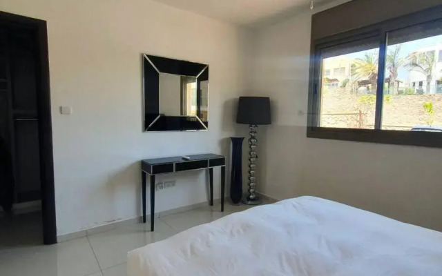 Private Pool, 3Br Garden Apartment, Aquarelle