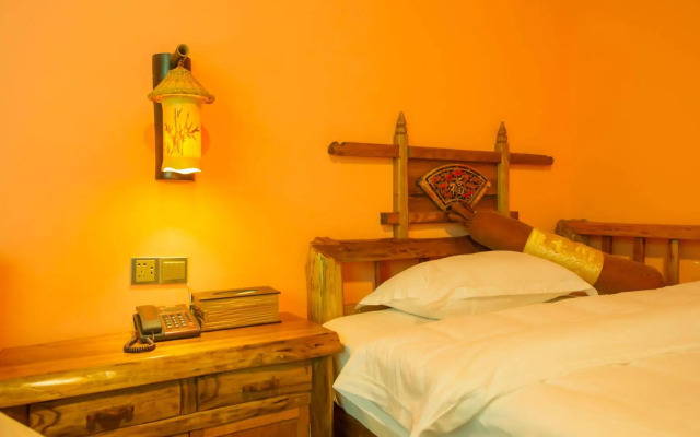 Yangshuo Scenic Mountain Retreat