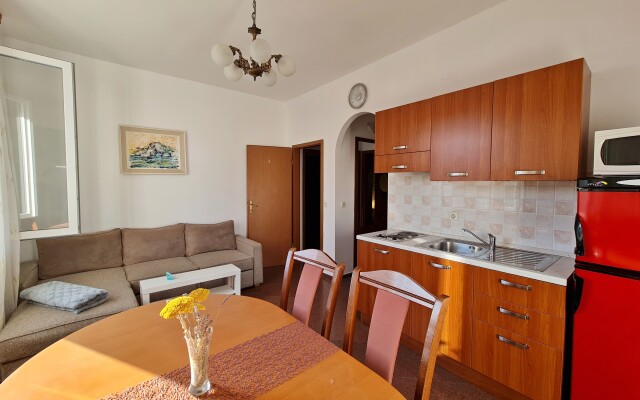 Apartments Damjanka