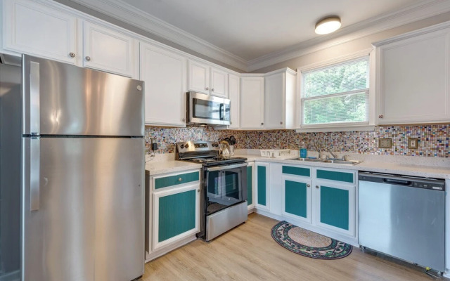 2 Mi to Dtwn: Family-friendly Atlanta Retreat!
