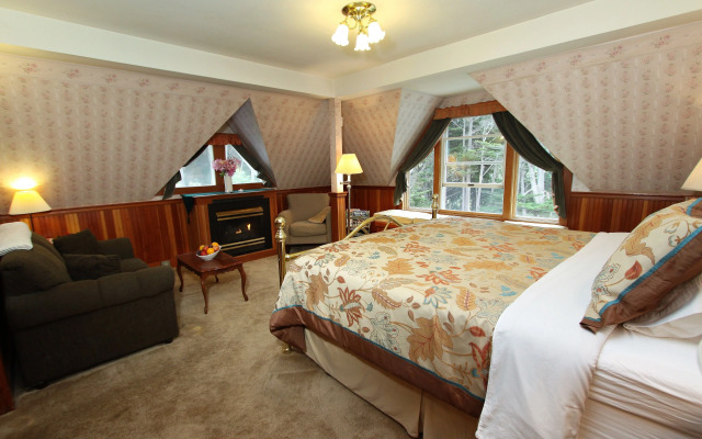 Elk Cove Inn & Spa