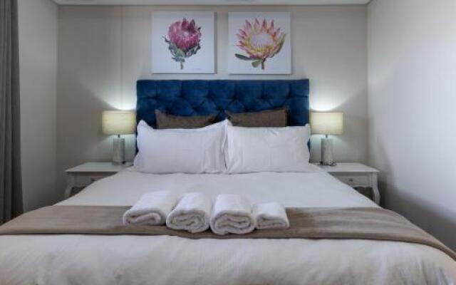 Blou Inn - Century City