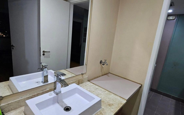 Flat Qi Ibirapuera com Sacada Uh-2307