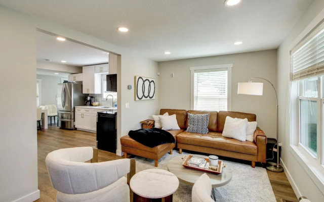 Stylish 'crosby Cottage' - 1 Mi to Serpent Lake!