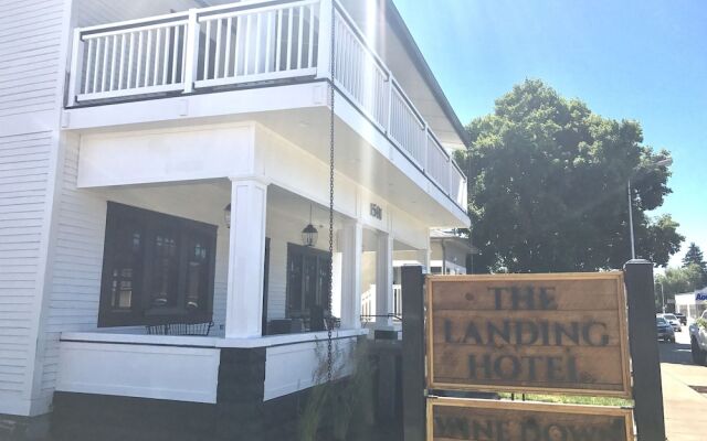 The Landing Hotel and Dining