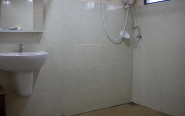 Chandra Varin Hometel