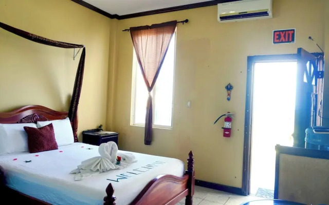 See Belize Tranquil Sea View Studio With