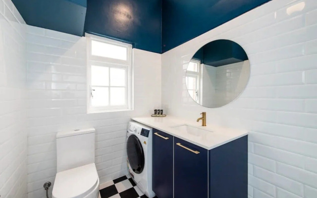 The 1920s - 'the Golden Palm' Suite Apartment