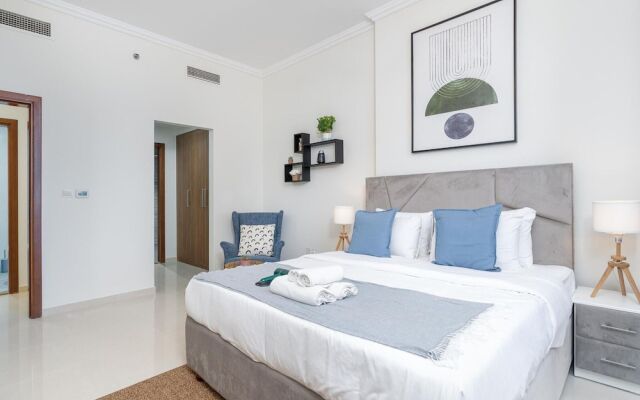 2bed Chic Apt Burj Khalifa Gym/pool by Belvilla