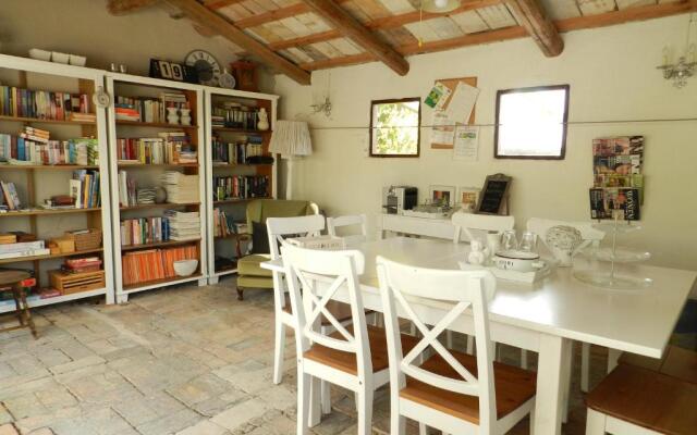 Rosa nel Pozzo Apartments and B&B