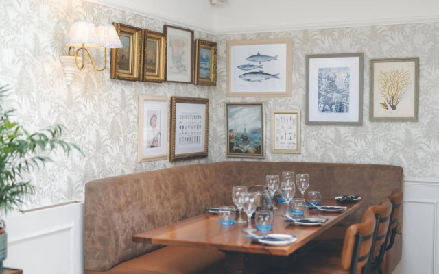 Somerset House Hotel & Restaurant