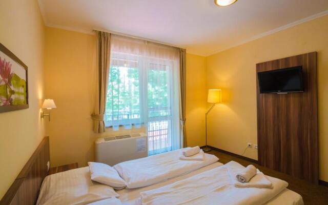Balaton Colors Beach Hotel