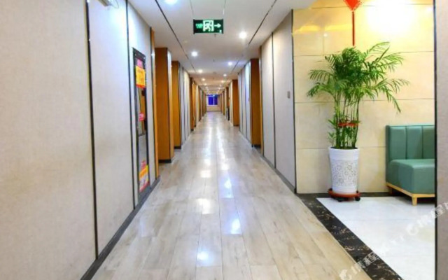 No.99 Holiday Hotel (Yinchuan Baohu Park)