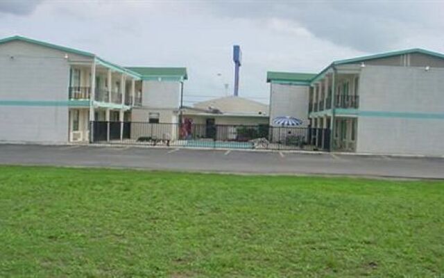 Travel Inn Lackland Seaworld