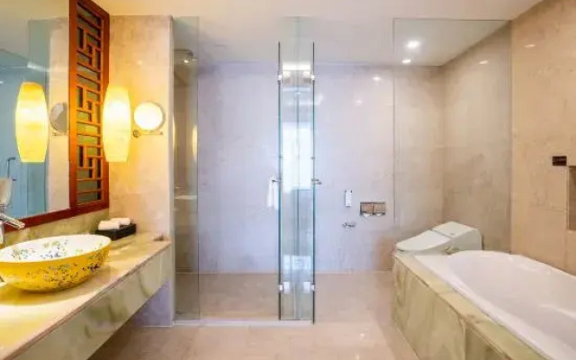 Luxi Redwood Hotel (Luxi Bus Station Branch)