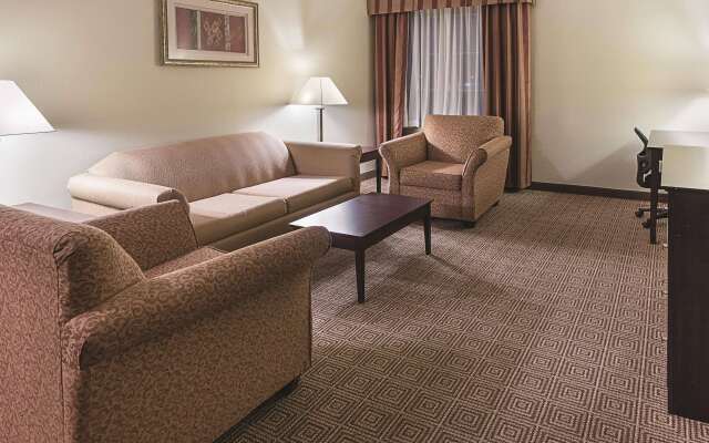 La Quinta Inn & Suites by Wyndham Waxahachie