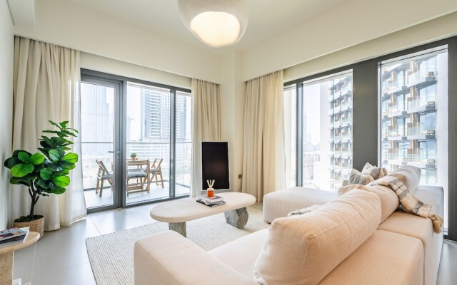 Lavishly Elegant 2BR with Breathtaking Burj View