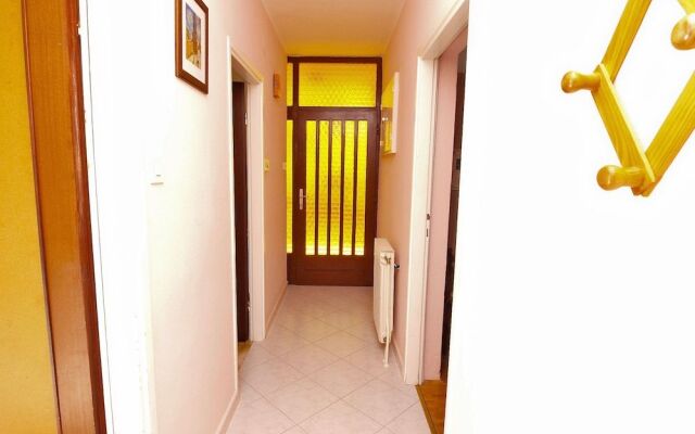 Apartment 757