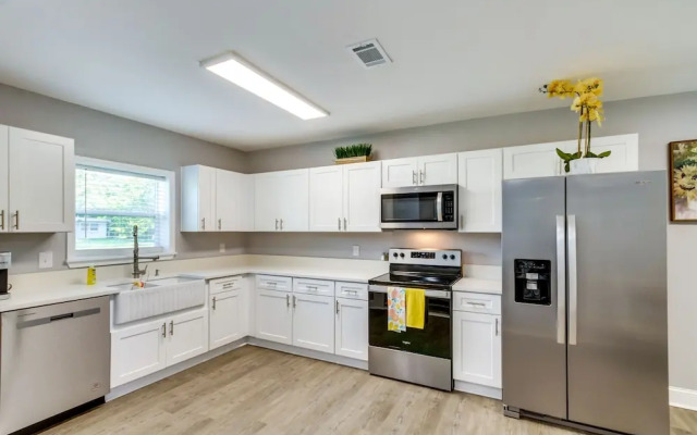 Pensacola Vacation Rental ~ 5 Mi to Beach!