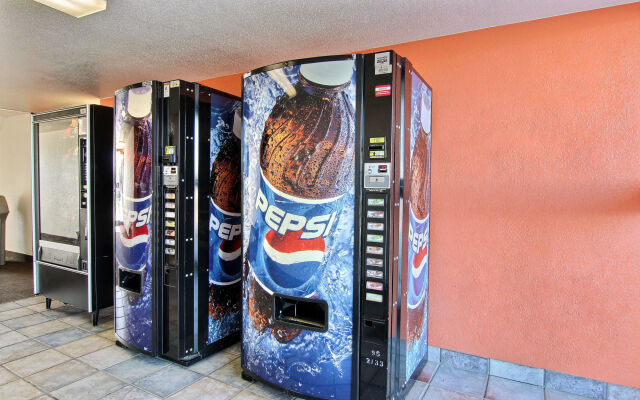 Motel 6 Fargo, ND - West Acres - North Fargo