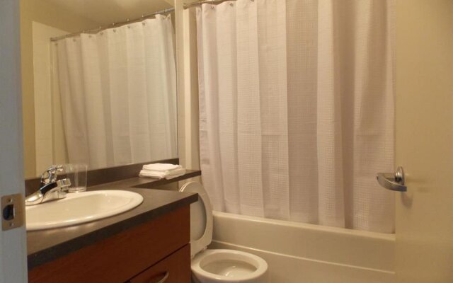 Fastlane Suites Rouleau