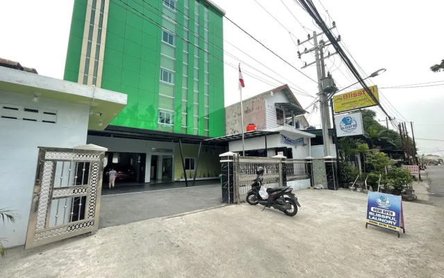Blissful Executive Kost — 2-star hotel in Medan