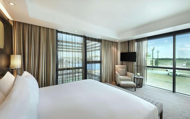 Legend Hotel Lagos Airport, Curio Collection by Hilton