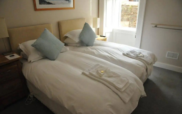 Invercloy Guest House