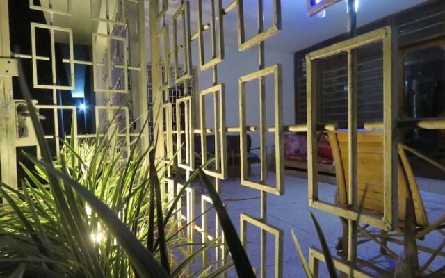 Godson Charity Hostel and Climb Kili