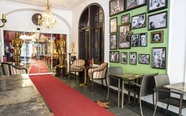 Film Hotel