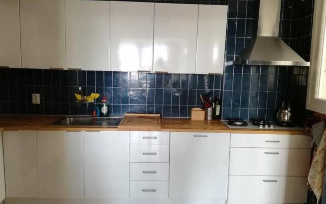 Apartament a Roses. Terrassa i piscina comunitaria